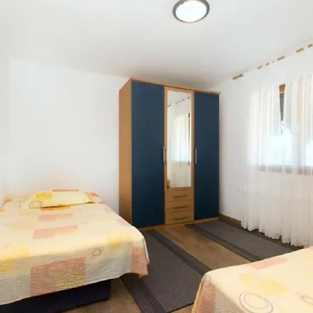 Apartments Jaksa *