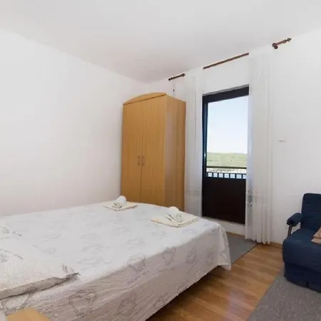 Apartments Jaksa *