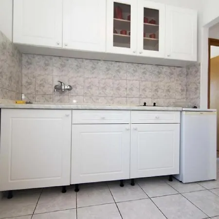 Apartments Jaksa Vis