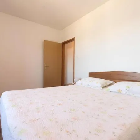 Apartments Jaksa *