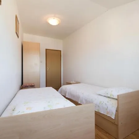 Apartments Jaksa *