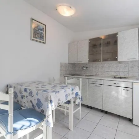 Apartman Apartments Jaksa Vis