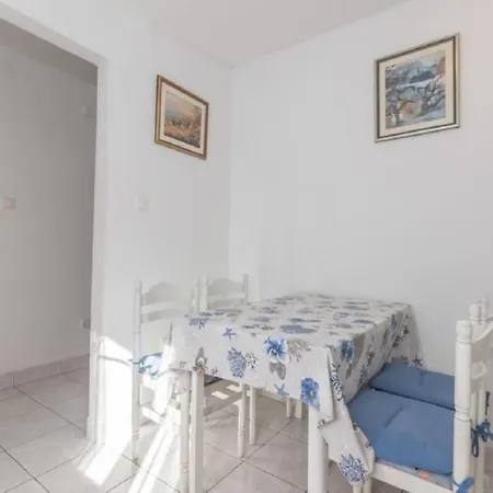 Apartman Apartments Jaksa Vis